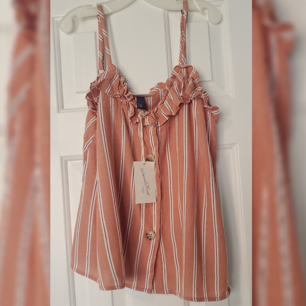 NWT Universal Threads tank